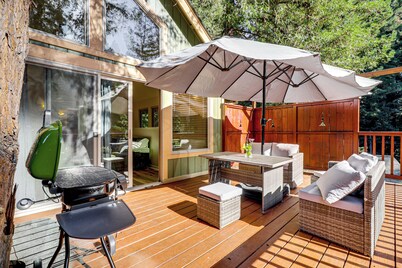 Redwoods Escape w/ Hot Tub: Near Russian River!