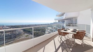 Outdoor dining - Apartment in Canet With Pool & Spa (Canet de Berenguer)