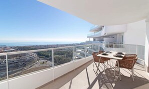Outdoor dining - Apartment in Canet With Pool & Spa (Canet de Berenguer)