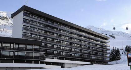 Charming Renovated Studio Ski-in/ski-out Access South-facing Balcony
