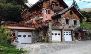 Exterior - Apartment in Les Clots Near Ski Lifts (Valloire)