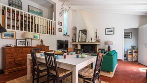 Dining - House in Hyeres Near Almanarre Beach (Hyères)