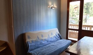 Interior - 2 Rooms for 4 People (Modane)