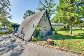 House (1 Bedroom) | Interior - Dock + Bar, Pet Friendly! Cedar Creek Lake A-frame (Kemp)