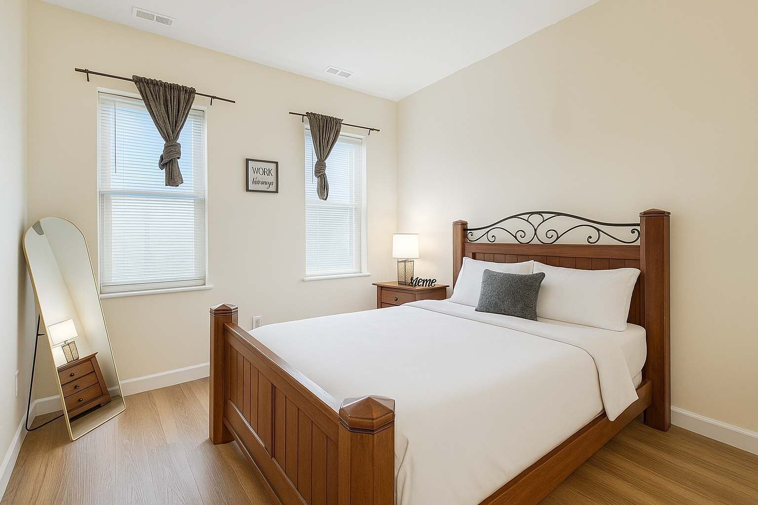 2 bedrooms, desk, iron/ironing board, WiFi