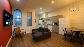 TV, fireplace, offices