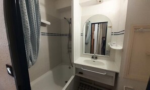 Bathroom - Studio for 3 People (Modane)