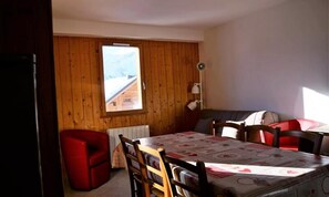 Dining - Spacious Apartment Sleeps 10, View of the Aiguilles D'arves (Saint-Jean-d'Arves)