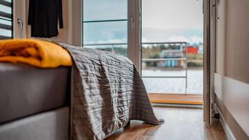 Mobile Home | 2 bedrooms, individually furnished