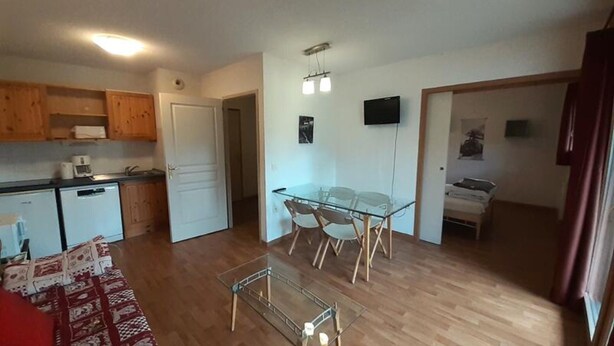 Interior - 2 Rooms for 4 People (Modane)