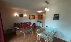 Living area - 2 Rooms for 4 People (Modane)