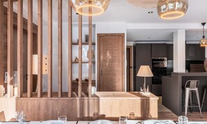 Dining - 6 Rooms for 12 People (Les Allues)