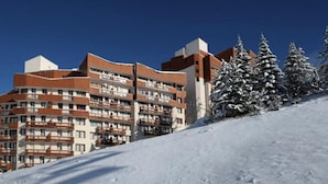 Unclassified image, 2 of 3, button - Bright Studio Ski-in/ski-out (Les Belleville)