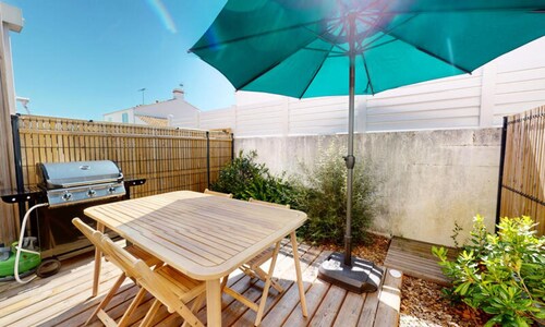 Merlyne Beach Villa 7