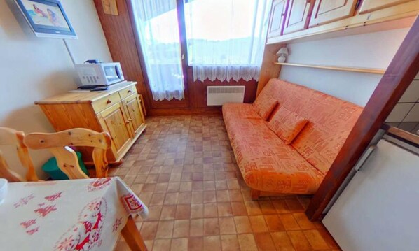 Living area - Apartment in Mont Bisanne Near Ski Slopes (Hauteluce)