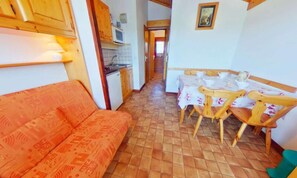 Interior - Apartment in Mont Bisanne Near Ski Slopes (Hauteluce)
