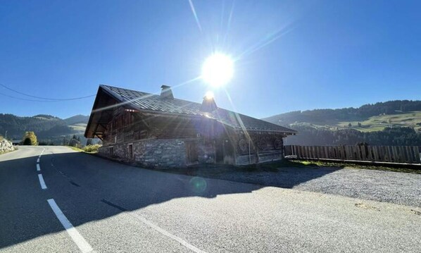 Exterior - Charming Chalet (Notre-Dame-de-Bellecombe)