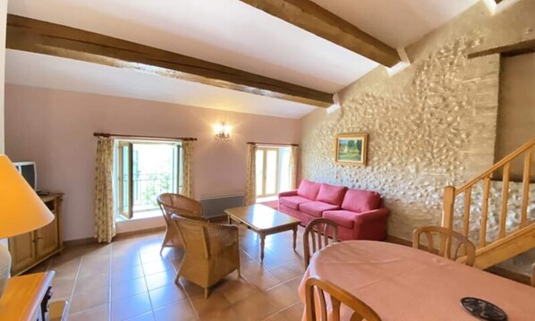 Living area - Apartments for 6 People (Brunet)