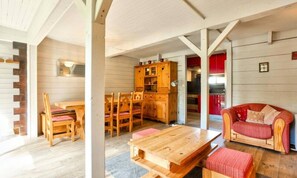 Dining - Chalet LE Mazot - Sleeps 6 in Plagne Centre (La Plagne-Tarentaise)