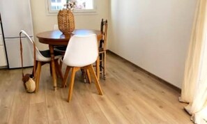 Dining - Apartment in Port-camargue Near Marina (Le Grau-Du-Roi)