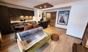 Interior - New Apartment, 6 People in the Center (Les Gets)