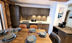 Microwave, dishwasher, cookware/dishes/utensils - New Apartment, 6 People in the Center (Les Gets)