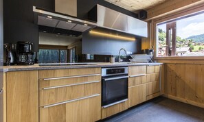 Fridge, microwave, oven, dishwasher - Apartment in Grand-bornand Near Aravis (Le Grand-Bornand)