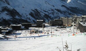 Snow and ski sports - Bright Apartment Central Location Balcony (Les Belleville)