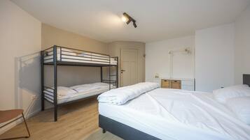 Nhà | 4 phòng ngủ, trang bị nội thất với thiết kế riêng biệt