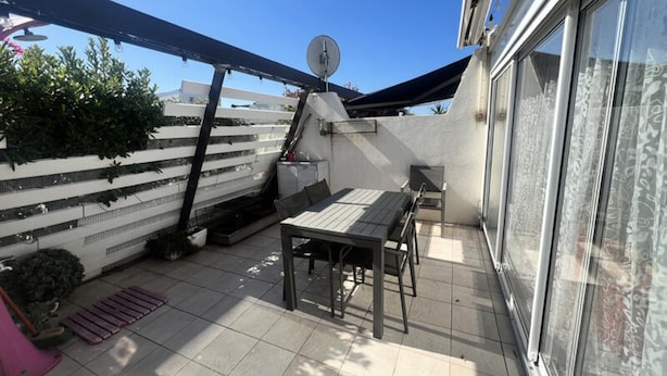 Outdoor dining - Villa in Port Nature With Jacuzzi & Hammam (Agde)