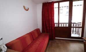 Living area - Studio Close to the Slopes Balcony (Tignes)