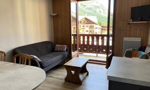 Living area - Studio Cabin for 4 People, 3, Facing North-west (Valloire)