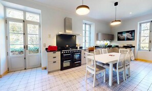 Fridge, microwave, oven, coffee/tea maker - The Stork Mill (Saint-Vincent-Rive-d'Olt)