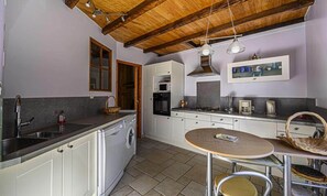 Refrigerador, microondas, horno y lavavajillas 