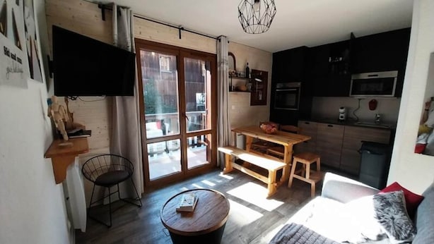 Living area - Studio Cabin for 4 People, 2-star, West-facing (Valloire)