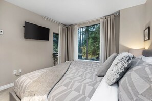 1 bedroom, free WiFi, bed sheets - 1BR + Sofabed | Gables | Epic Village Location | Secure Parking | Forest Views (Whistler)