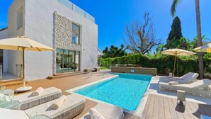 Unclassified image, 3 of 3, button - Villa in Puerto Banus With Heated Pool (Marbella)
