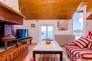 Apartment | Living room - Apartment and Room Cicko - One Bedroom Apartment With Terrace and Sea View (Dubrovnik)