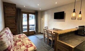 Interior - Erines 005 (Les Allues)