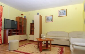 House | Living room - House Green Side Sunset- Four Bedroom House With Pool and Sea View (Blato)