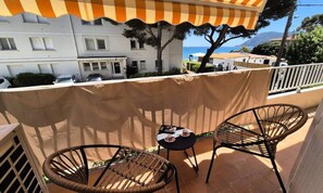 Terrace/patio - 2 Bedrooms, air Conditioning, a Stone's Throw From the sea (La Seyne-sur-Mer)