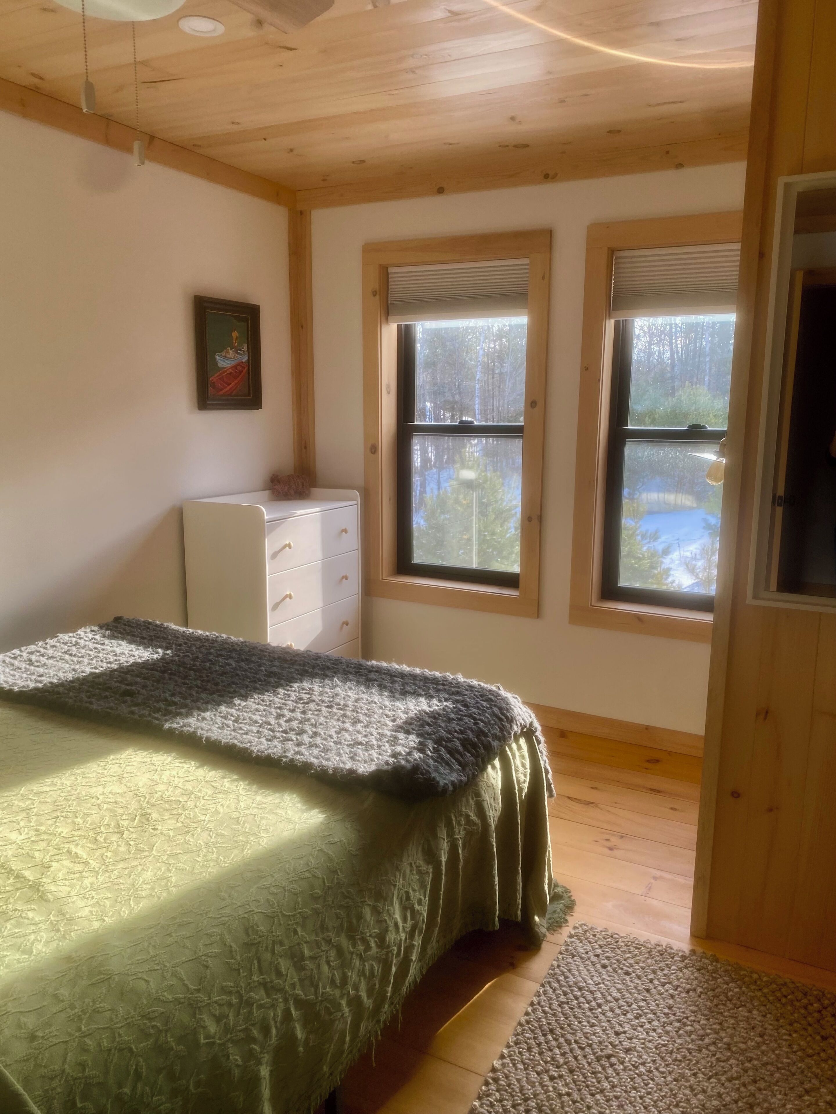 2 多间卧室、免费 WiFi、床单