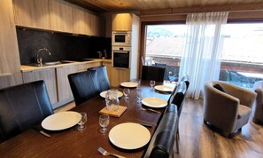Dining - Fully Renovated Apartment, at the Foot of the Slopes (Les Gets)