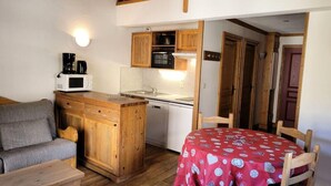 Interior - Cozy Mezzanine Studio (Bessans)