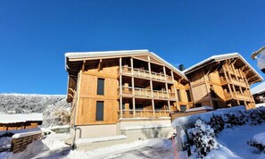 Exterior - Apartment in La Turche Near Perrieres Slopes (Les Gets)
