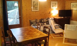 Living area - 3 Rooms for 8 People (Le Grand-Bornand)