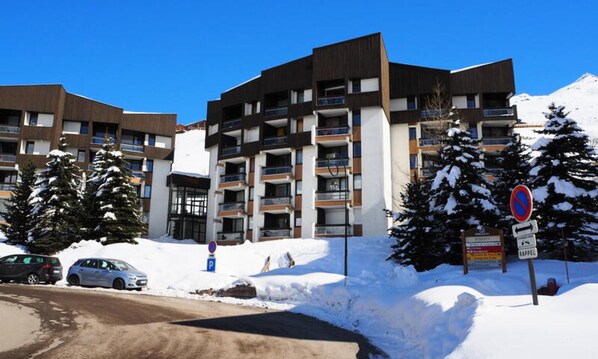 Exterior - Studio Comfortable Close to the Slopes Balcony (Les Belleville)