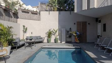 Outdoor pool, sun loungers