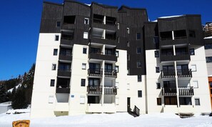 Exterior - Renovated Studio At the Foot of the Slopes Balcony (Les Belleville)