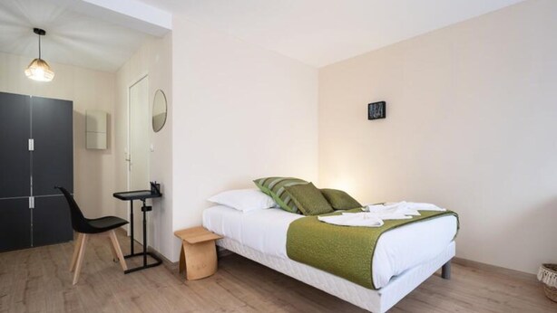 Iron/ironing board - Apartments for 4 People (Metz)